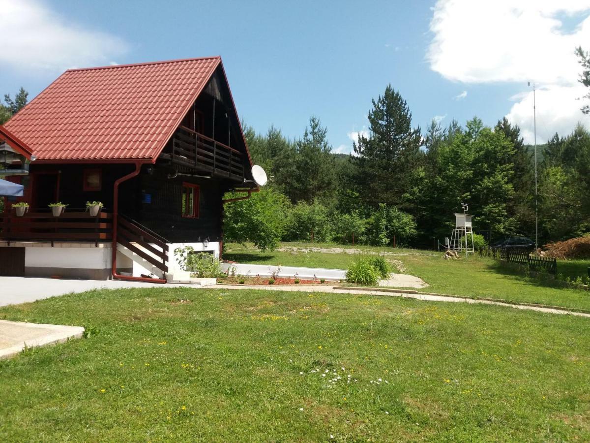 Apartments Family Trauber Korenica Exterior photo
